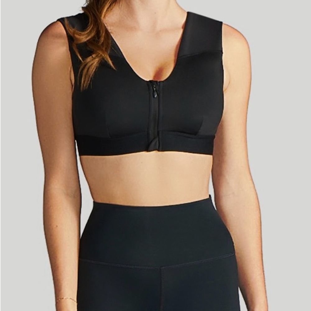 Black Zip-Front Sports Bra with V-Neckline